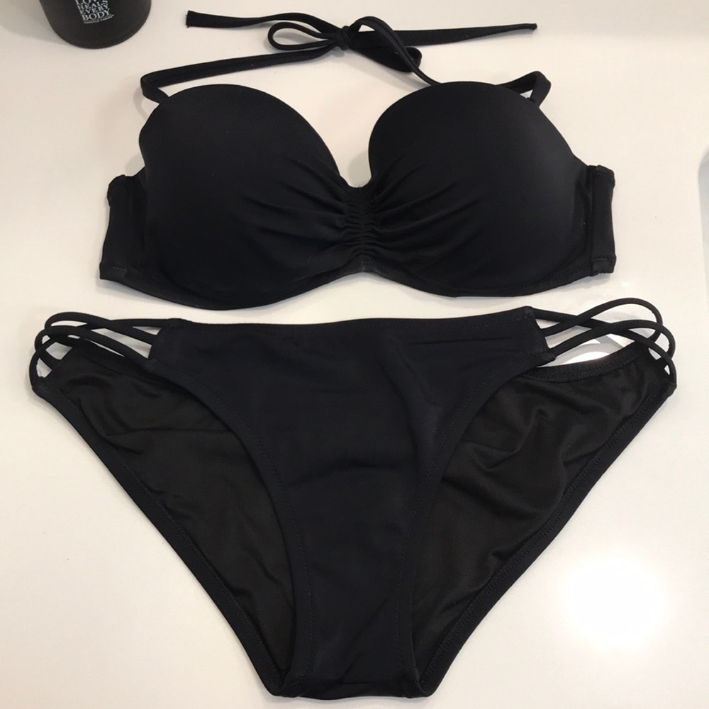 Victoria’s Secret black bikini Top: 36C Bottoms: L